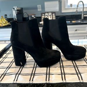Sam Edelman Stunning Black Suede platform booties. Size 9 heel 4”.